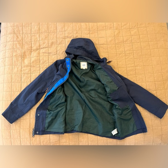 GAP. Jacket (“parka” / raincoat). Navy blue; forest green lining. Small. - Picture 2 of 6